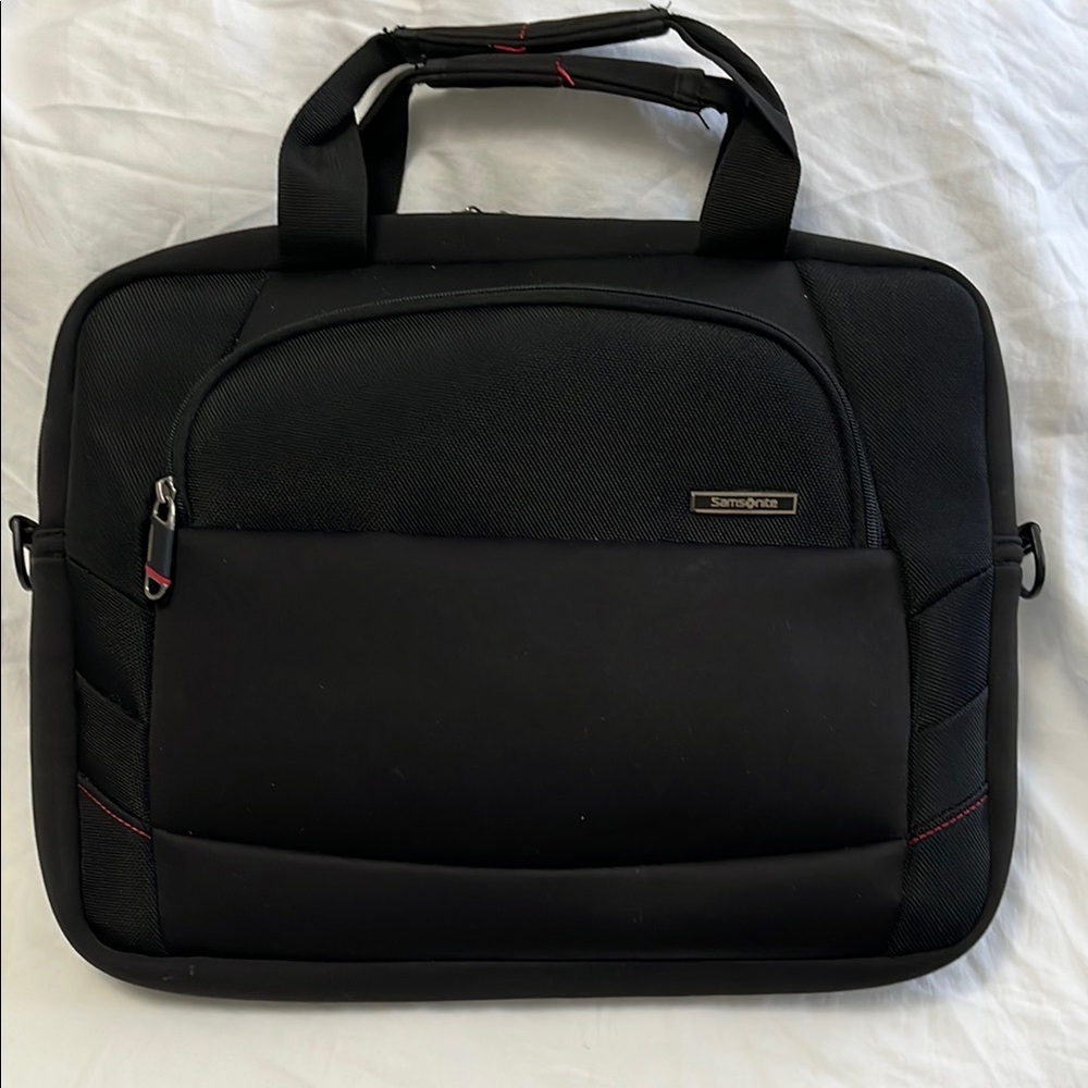 Samsonite Black Laptop Bag with Professional Design and Durable Fabric